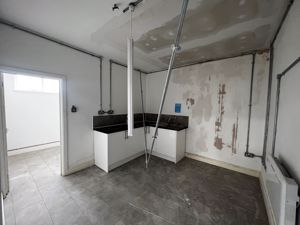 High Street - click for photo gallery